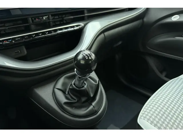 Fiat 500 1.0 Hybrid Torino Launch Edition 2026 Benzine 17