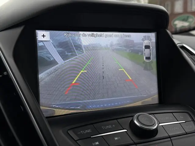 Ford C-MAX 1.5 Titanium 2018 Benzine 31