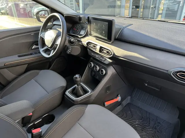 Dacia Sandero Stepway TCe 110 Extreme 2025 Benzine 11