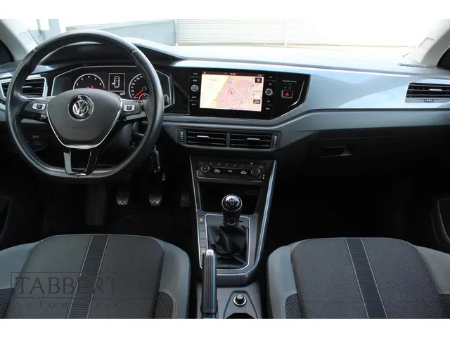 Volkswagen Polo 1.0 TSI Highline Zwart 5dr 2018 Benzine 3