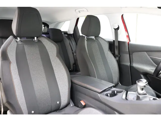 Peugeot 3008 1.2T 130pk Active 2017 Benzine 10