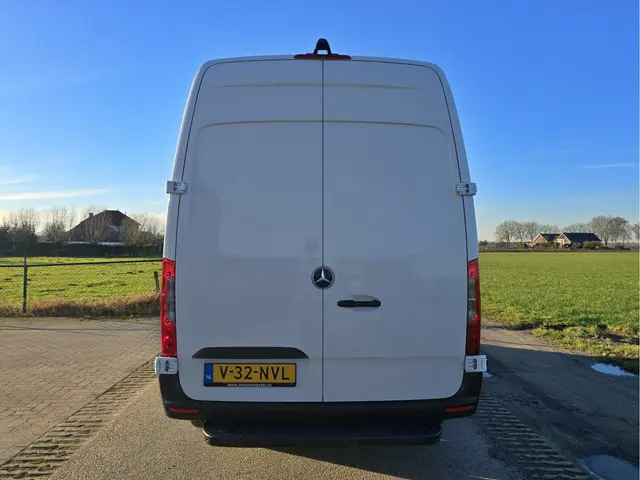 Mercedes-Benz Sprinter 315 1.9 CDI L2 H2 RWD 2023 Diesel 4