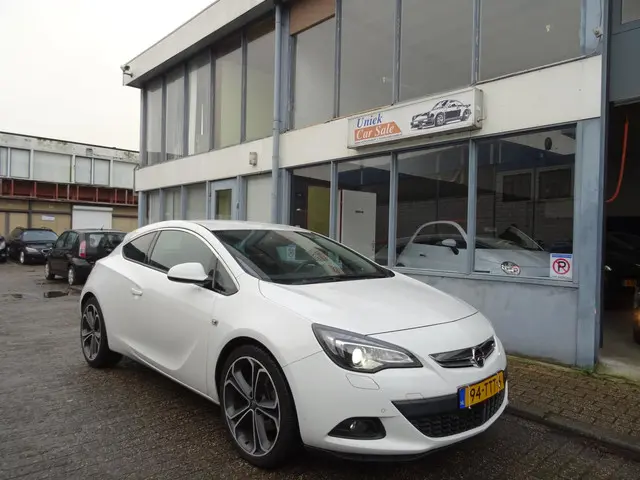 Opel Astra GTC 1.4 Turbo Sport 2012 Benzine 6