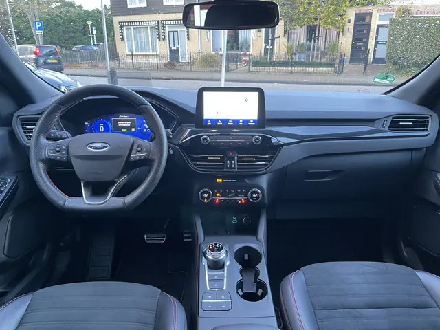 Ford Kuga 2.5 PHEV ST-Line X 2020 Hybride Benzine 44