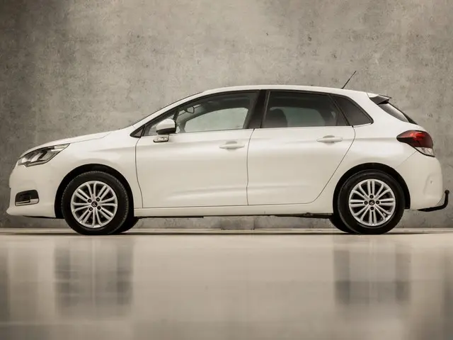 Citroën C4 1.2 PureTech Sport 2016 Benzine 2