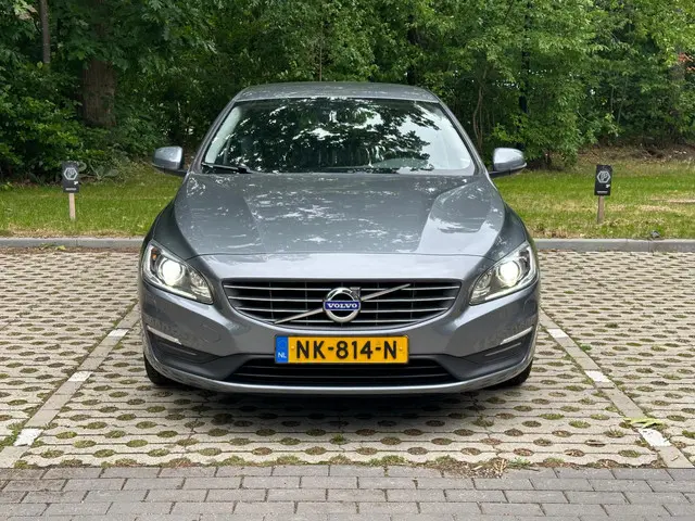 Volvo V60 2