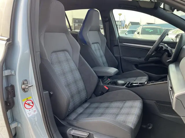 Volkswagen Golf 1.5 eHybrid GTE 2025 Hybride Benzine 19