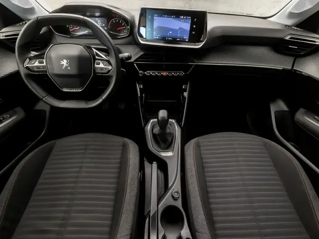 Peugeot 208 1.2 PureTech Sport 2021 Benzine 6