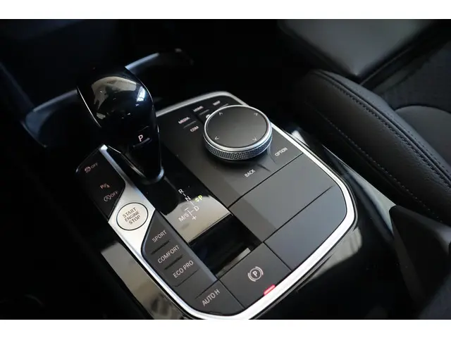 BMW 2 Serie Gran Coupé 218i 2025 Benzine 12