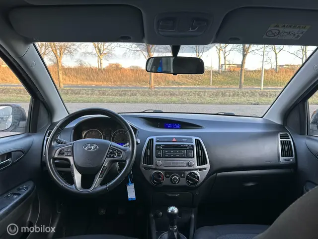 Hyundai i20 1.2HP i-Drive Airco Led Cruise 2016 Benzine 8