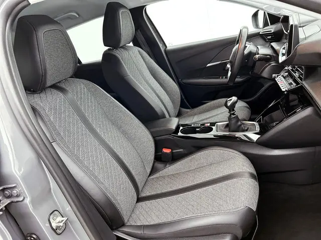 Peugeot 208 1.2 PureTech 100 Allure 2024 Benzine 45