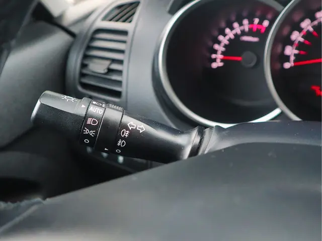 Kia Venga 1.4 CVVT ExecutiveLine 2016 Benzine 13