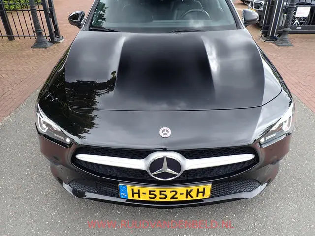Mercedes-Benz CLA Shooting Brake 180 2020 Benzine 35