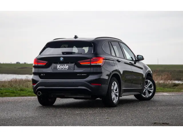 BMW X1 xDrive25e Executive 2021 Hybride Benzine 13