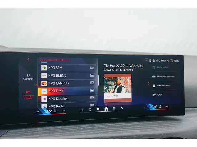 BMW 3 Serie Touring 330e 2025 Hybride Benzine 21