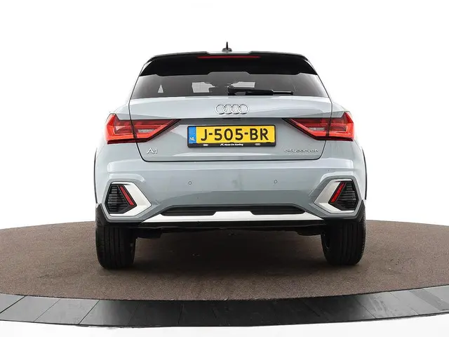 Audi A1 citycarver 25 TFSI 95pk Epic 2020 Benzine 23