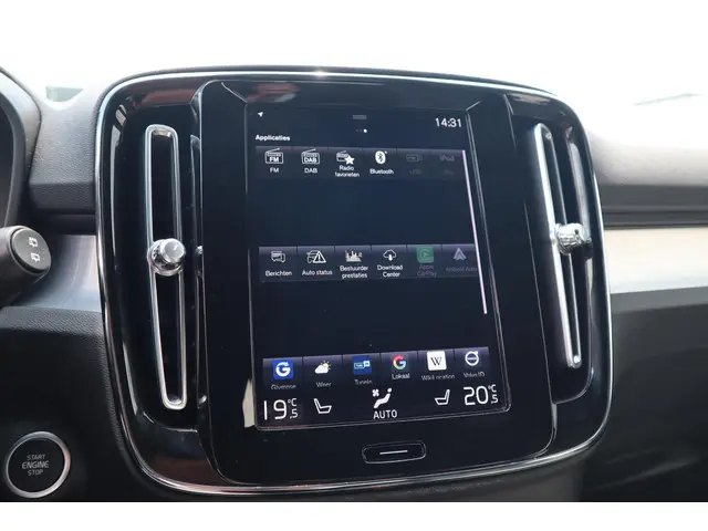 Volvo XC40 2.0 B4 Momentum Business 2022 Benzine 20
