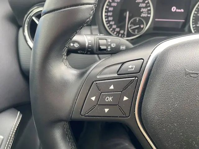 Mercedes-Benz A-Klasse 180 4U3 2013 Benzine 21