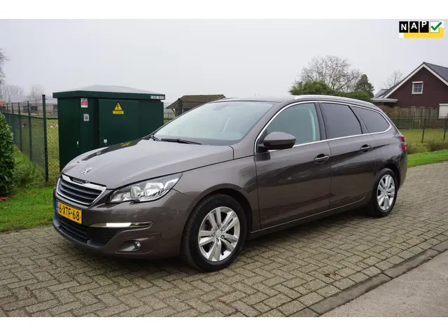 Peugeot 308 SW 1.2 130pk panoramadak NAP 2014 Benzine