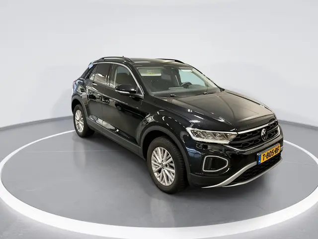 Volkswagen T-Roc 1.5 TSI 150pk DSG Life 2023 Benzine 4