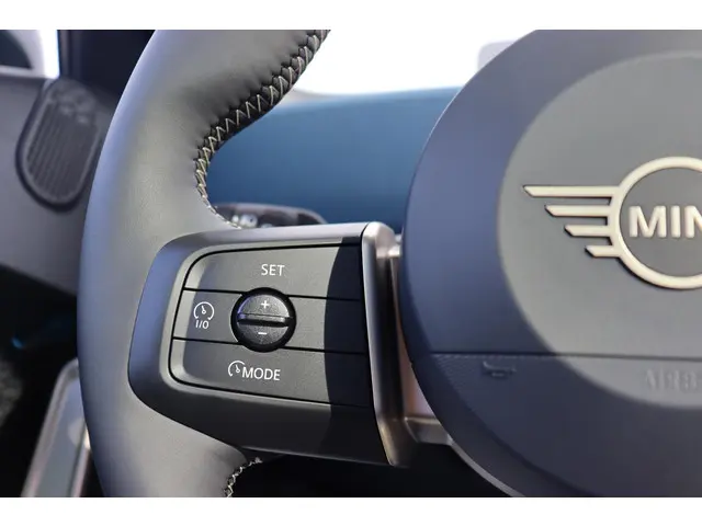 MINI Aceman E | Favoured M 2025 Elektrisch 15