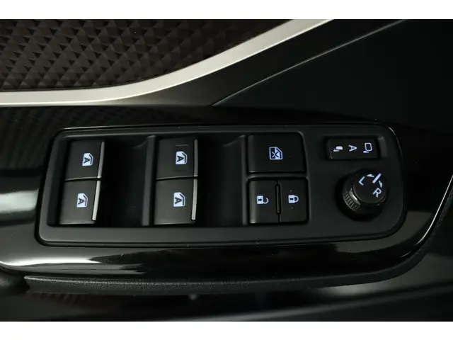 Toyota C-HR 1.8 Hybrid Executive 2017 Hybride Benzine 28