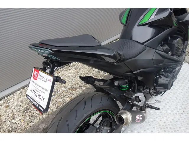 Kawasaki Z800 ABS 2016 Benzine 11