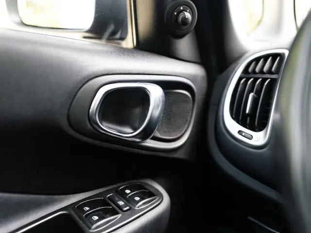 Fiat 500L 0.9 Lounge 105Pk Pano, 48.000km!!!! NAP !! 2015 Benzine 38