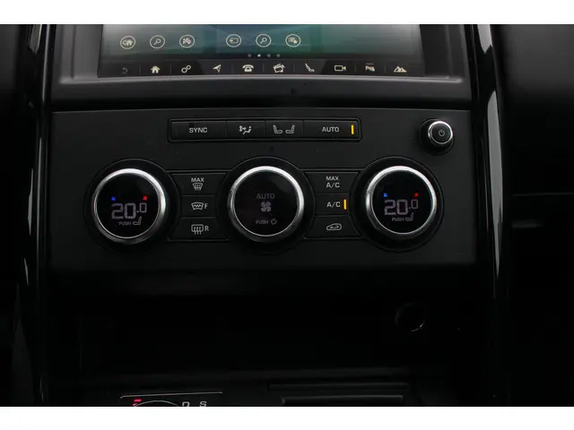 Land Rover Discovery 3.0 Td6 HSE Luxury 2018 Diesel 24
