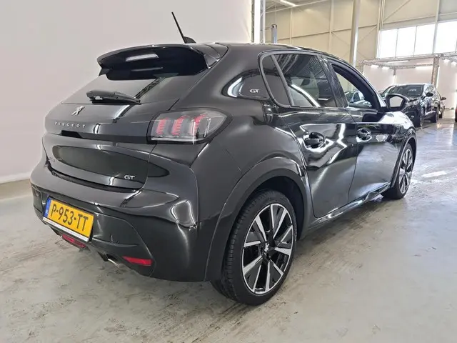Peugeot 208 1.2 PureTech GT 2022 Benzine 12
