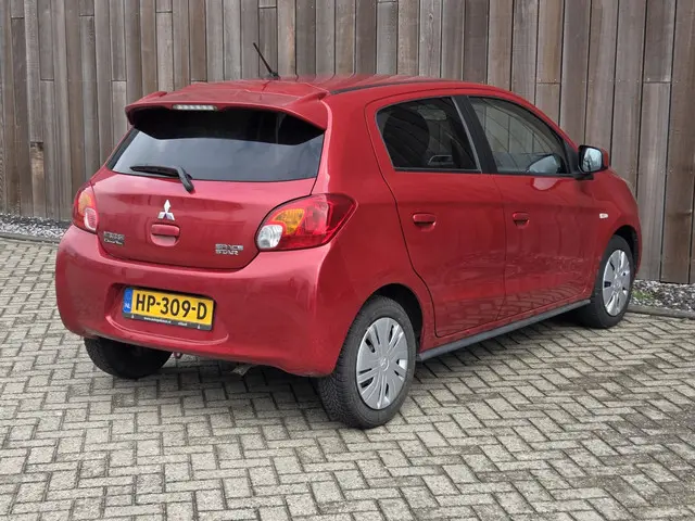 Mitsubishi Space Star 1.0 Bright 2015 Benzine 8