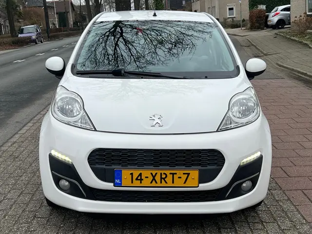 Peugeot 107 1.0 EXCLUSIVE NL-AUTO-NAP 2012 Benzine 27