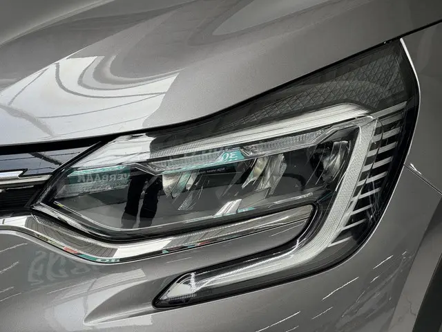 Renault Captur 1.3 TCe 140 Intens 2021 Benzine 23