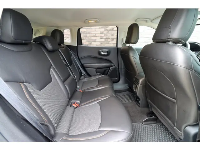 Jeep Compass 1.4 MultiAir Limited 4x4 2018 Benzine 8