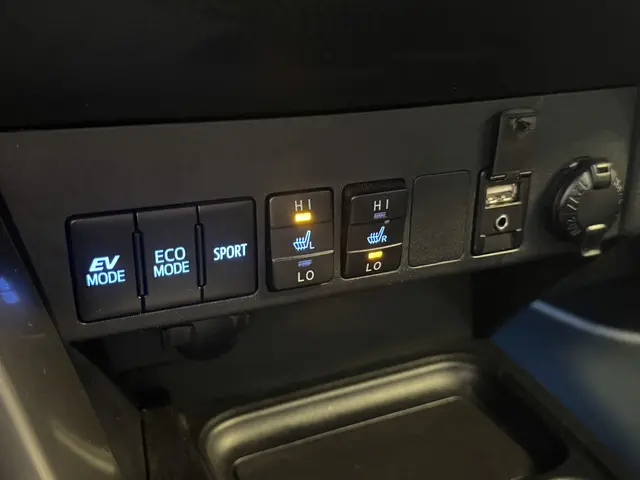 Toyota RAV4 2.5 Hybrid AWD Style 2017 Hybride Benzine 22