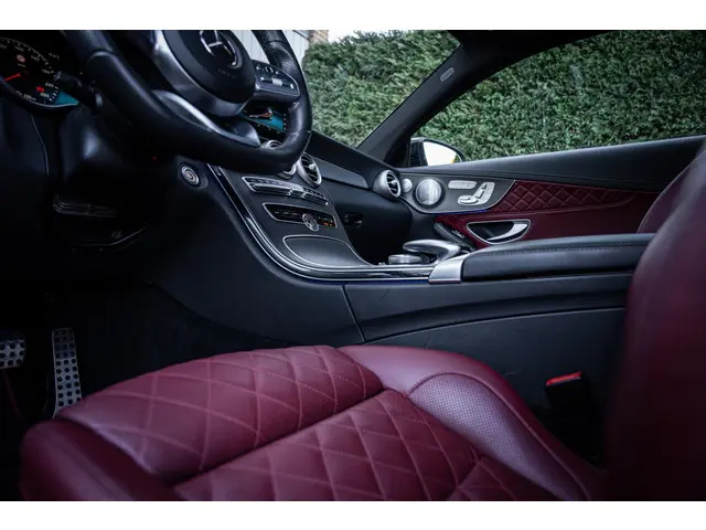 Mercedes-Benz C-Klasse Coupé 300 AMG 2019 Benzine 43