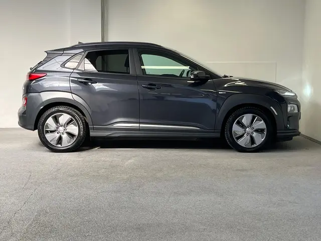 Hyundai Kona EV Premium 64 kWh 2021 Elektrisch 12