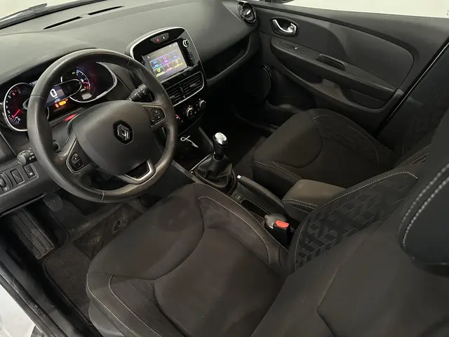 Renault Clio Estate 0.9 TCe 90 Limited 2018 Benzine 22
