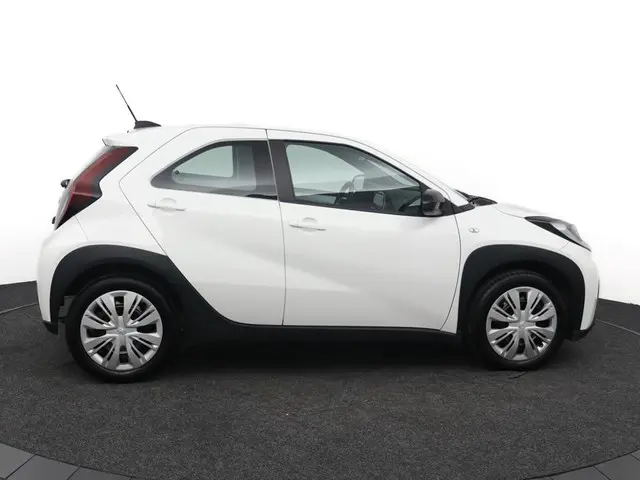 Toyota Aygo X 1.0 VVT-i MT Play 2024 Benzine 13