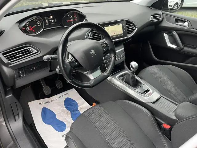 Peugeot 308 1.2 PureTech Allure 2019 Benzine 14