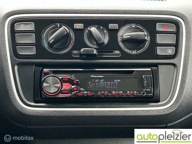 Volkswagen up! 3