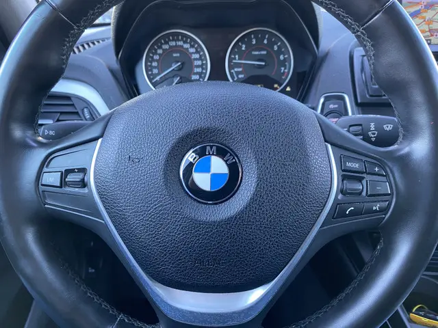 BMW 1 Serie 118i High Executive M-PAKKET 2012 Benzine 17