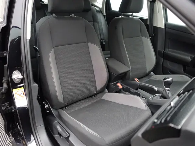 Volkswagen Polo 1.0 TSI Life- 2022 Benzine 3