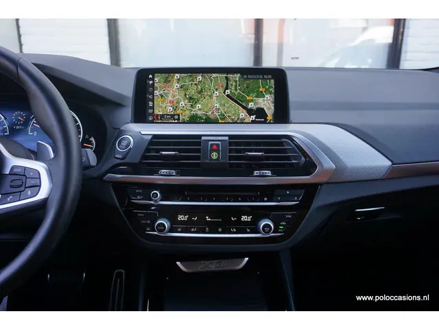BMW X3 xDrive20i High Executive 2019 Benzine 14