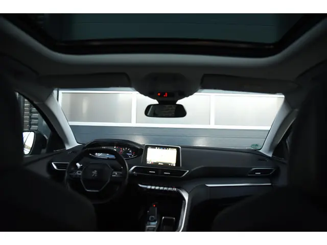 Peugeot 3008 1.6 PureTech Allure 2018 Benzine 27