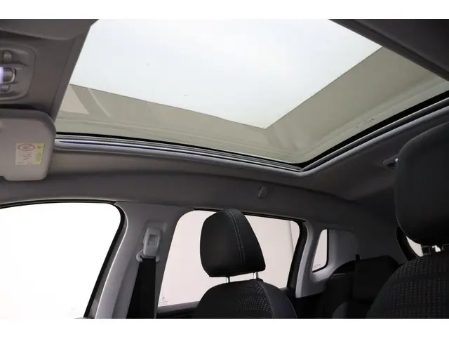 Peugeot 2008 1.2 PureTech Allure 2016 Benzine 18