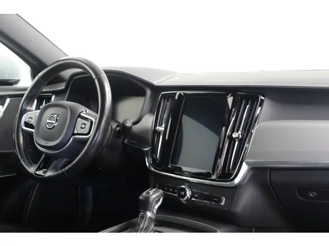 Volvo V90 T4 190pk R-Design 2018 Benzine 12