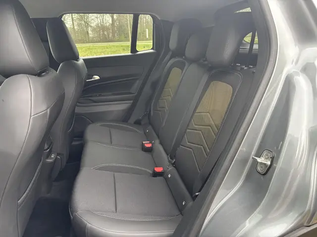 Jeep Avenger Summit 54 kWh 2023 Elektrisch 27