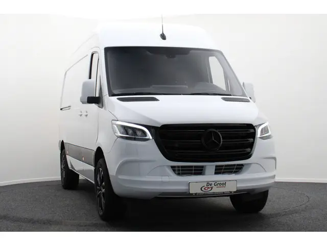 Mercedes-Benz Sprinter 317 CDI AUT. L2H2 2023 Diesel 22