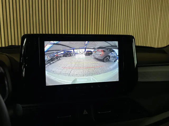 Suzuki Swift 1.2 Select Smart Hybrid 2025 Benzine 14